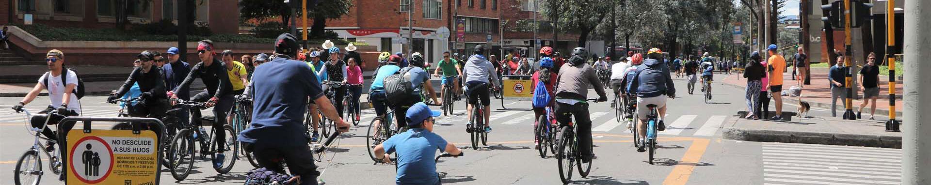 World Bank Latin America and the Caribbean Cycle lane in Bogota, Colombia Photo: Jairo Bedoya