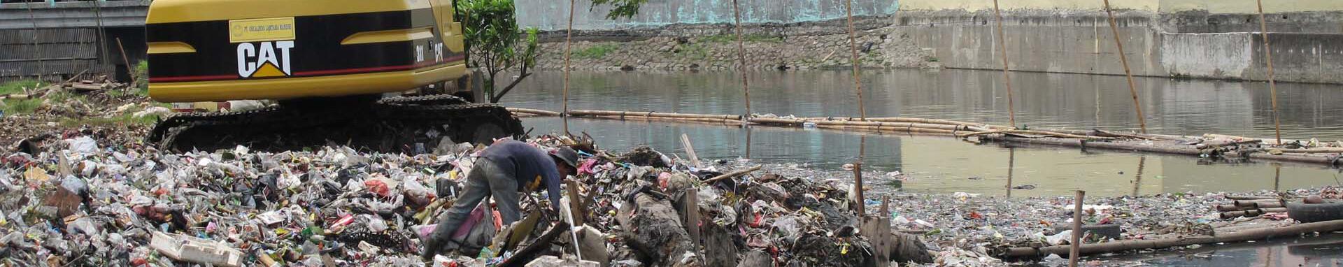 World Bank Photo Collection Rehabilitating Jakarta's waterways to mitigate flood risk. Indonesia. Photo: Farhana Asnap / World Bank