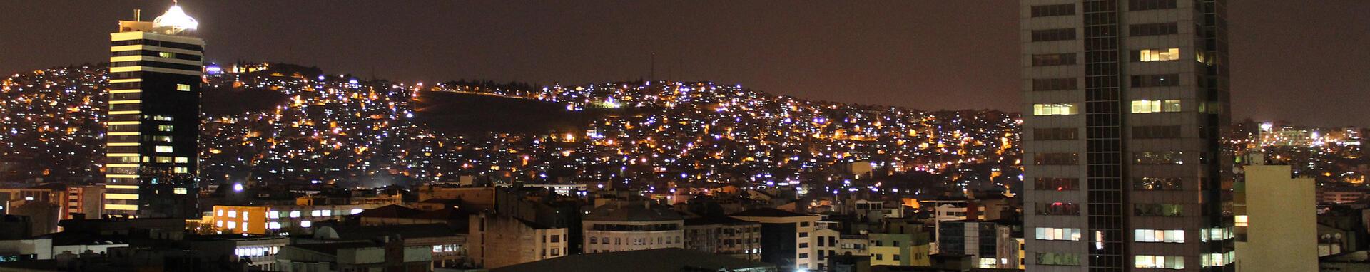 A view of Izmir at night. Photo: World Bank