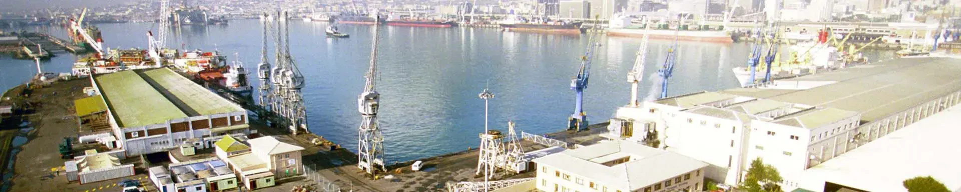 World Bank Photo Collection View of harbor with the city and Table mountain in the background. South