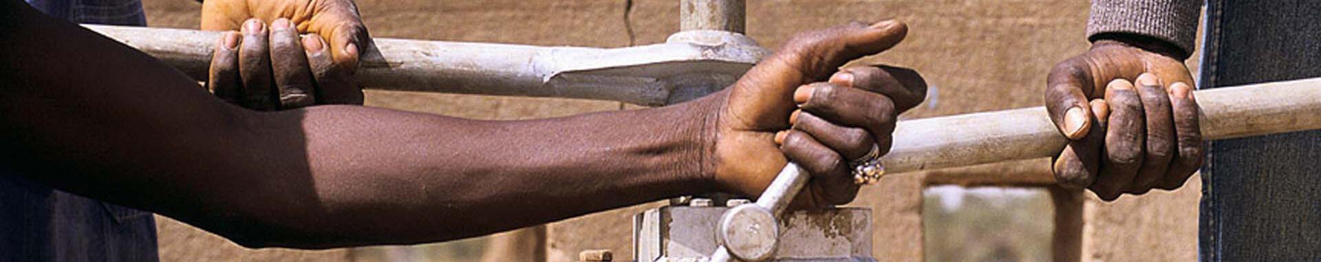 World Bank Photo CollectionF Water pump. Mali. Photo:Curt Carnemark / World Bank