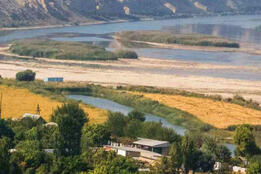 CIF Action Landscape view close to the Qairokkum dam, Tajikistan. Photos by EBRD/Chris Booth