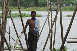World Bank Photo Collection Transporting good along the river. Bangladesh. Photo: Scott Wallace / World Bank